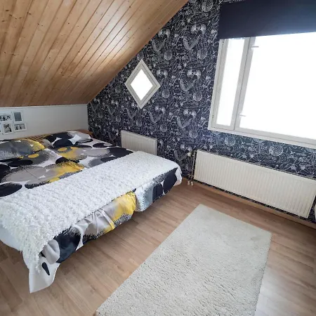 Holiday home Moonlight House Large With Sauna And Free Parking